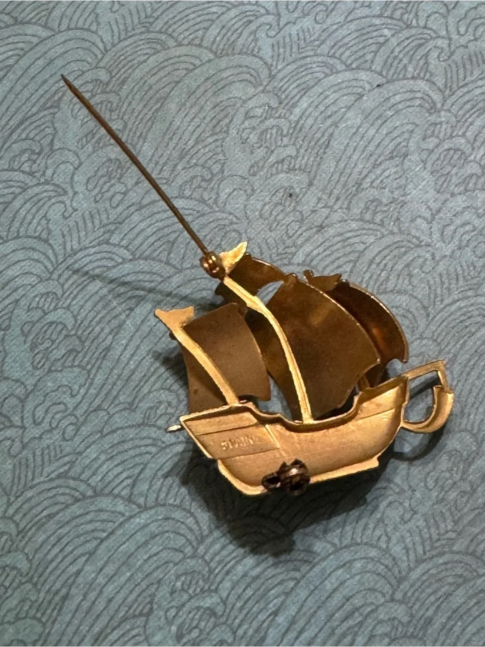 VINTAGE DAMASCENE SHIP BROOCH